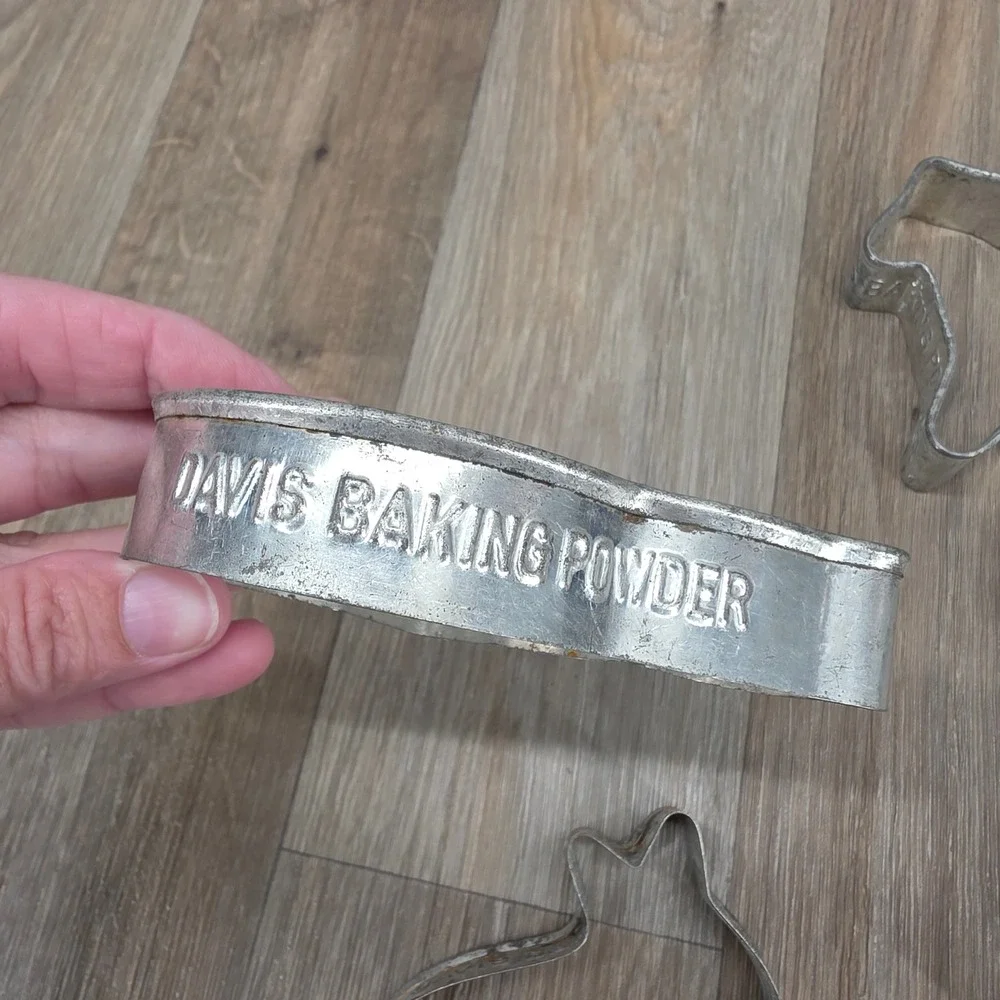 Vintage Davis Baking Powder Cookie Cutters‎ Set of 4 Animal Shapes Tin Metal